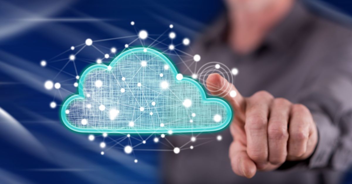 Infographic illustrating key factors for selecting the ideal cloud provider for business needs and requirements.