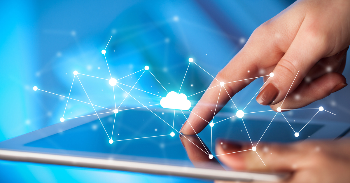 Visual guide on choosing the right cloud computing solution for businesses, highlighting essential factors and decision-making tips.